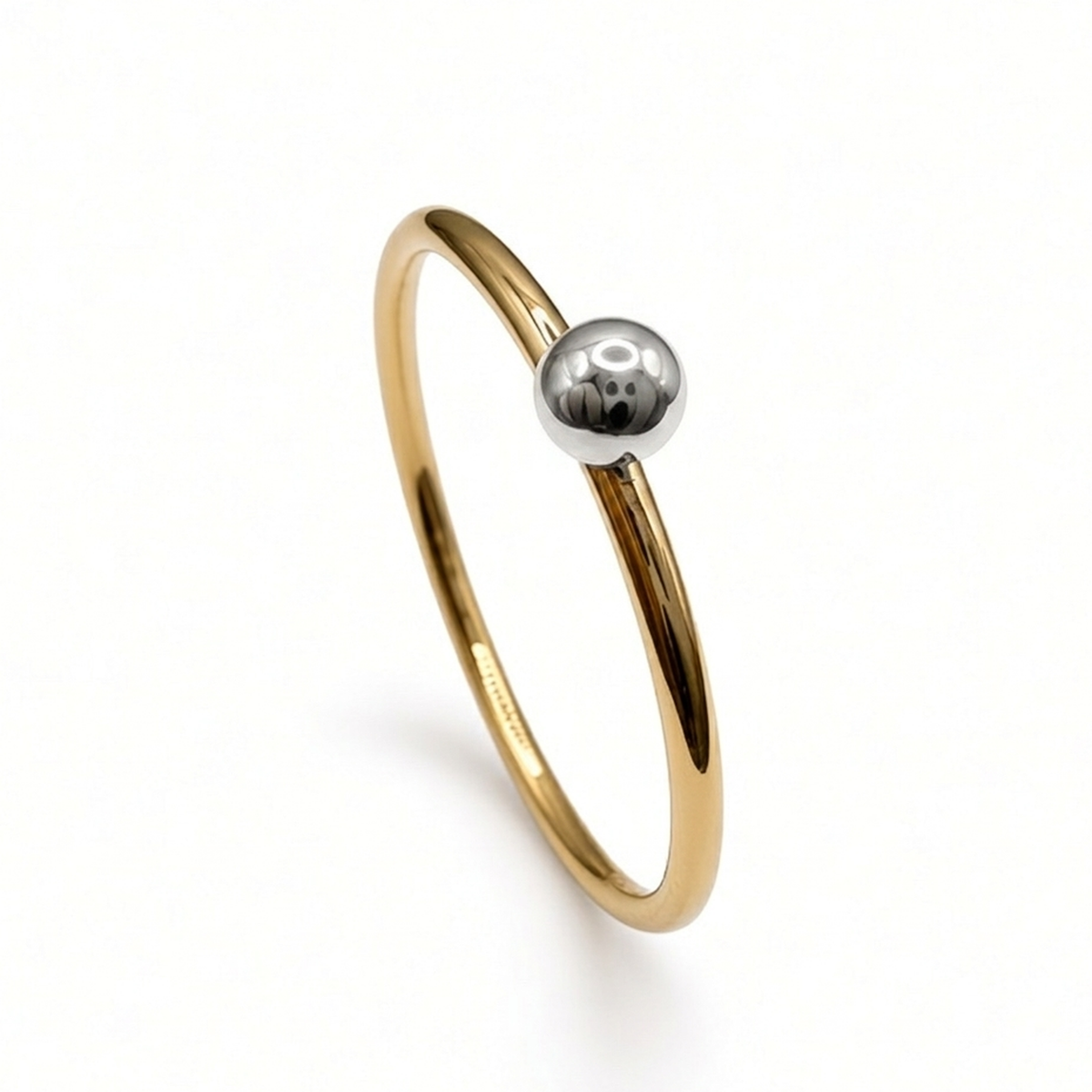 9ct yellow gold ring with silver bead