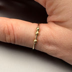 9ct gold bead fidget ring close up