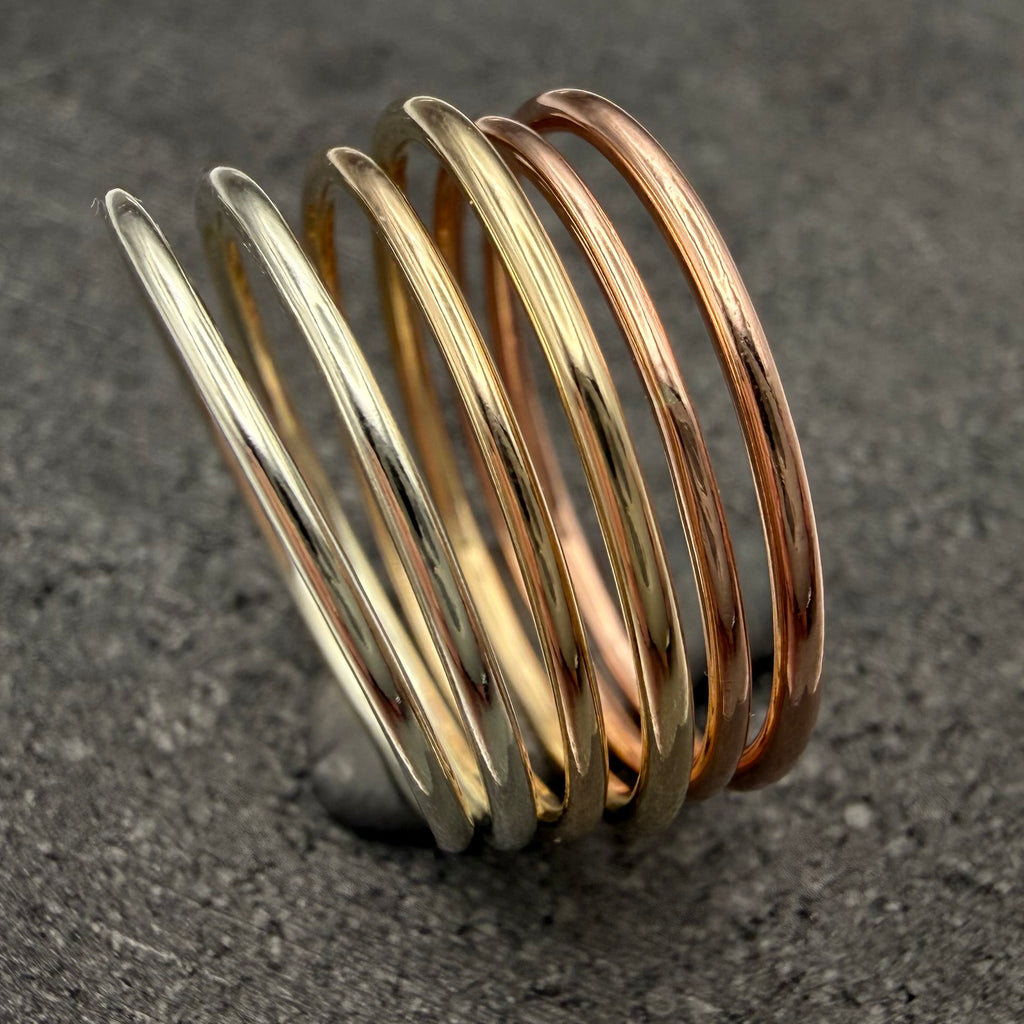 9ct gold 1.2mm stacking ring close up