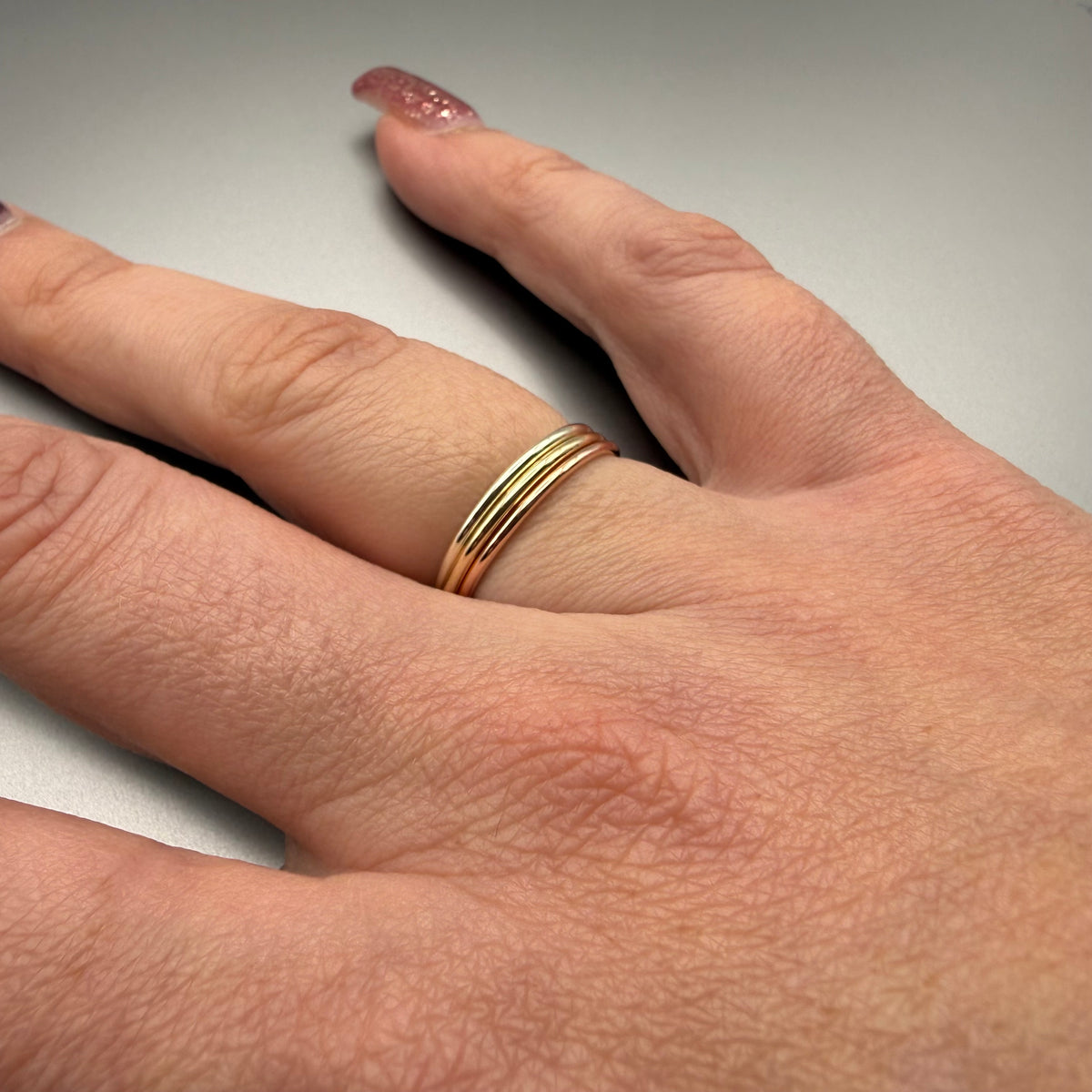 9ct gold 1.2mm stacking ring detail photo