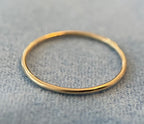 9ct yellow gold 1mm stacking ring close up