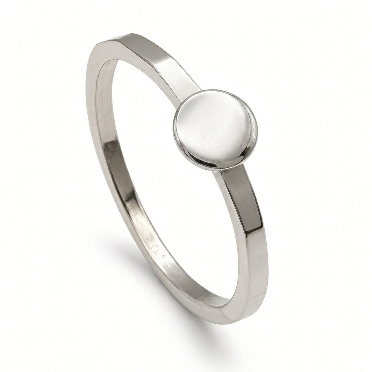 hammered sterling silver disc ring with silver disc