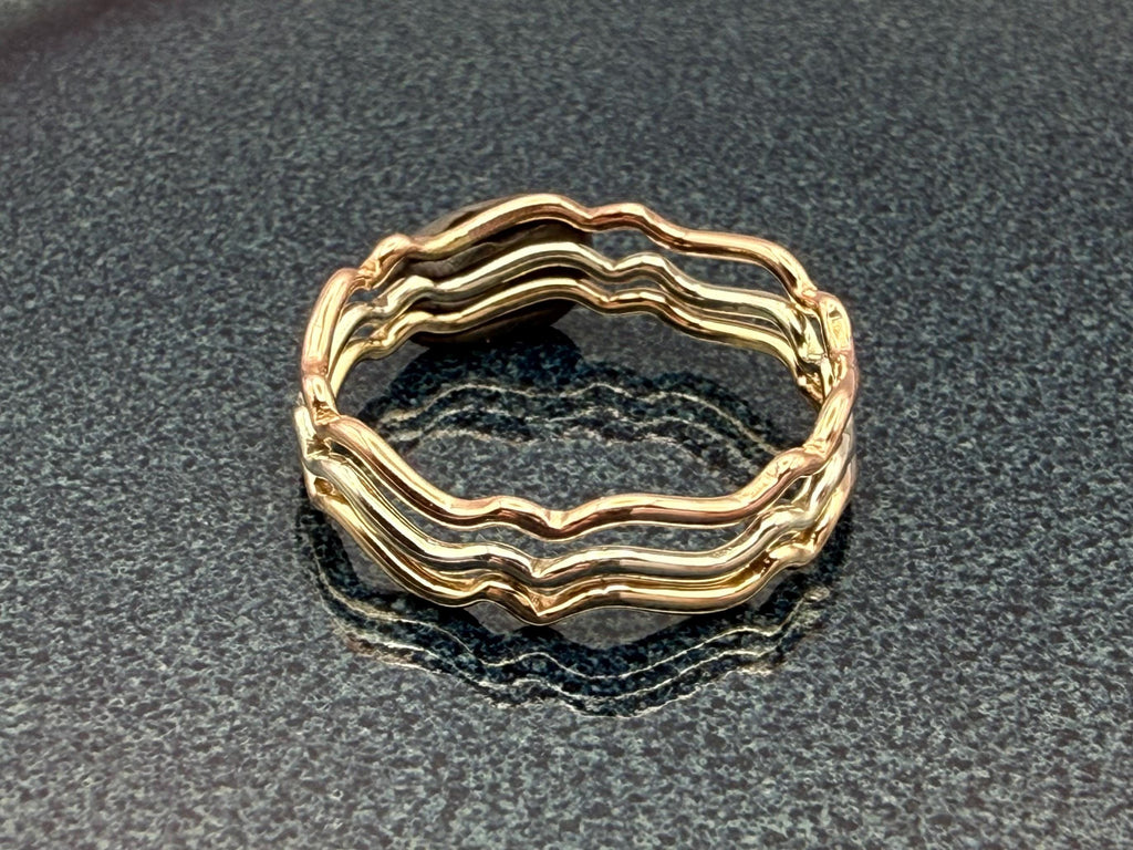 9ct gold wavy stacking ring packaging and presentation